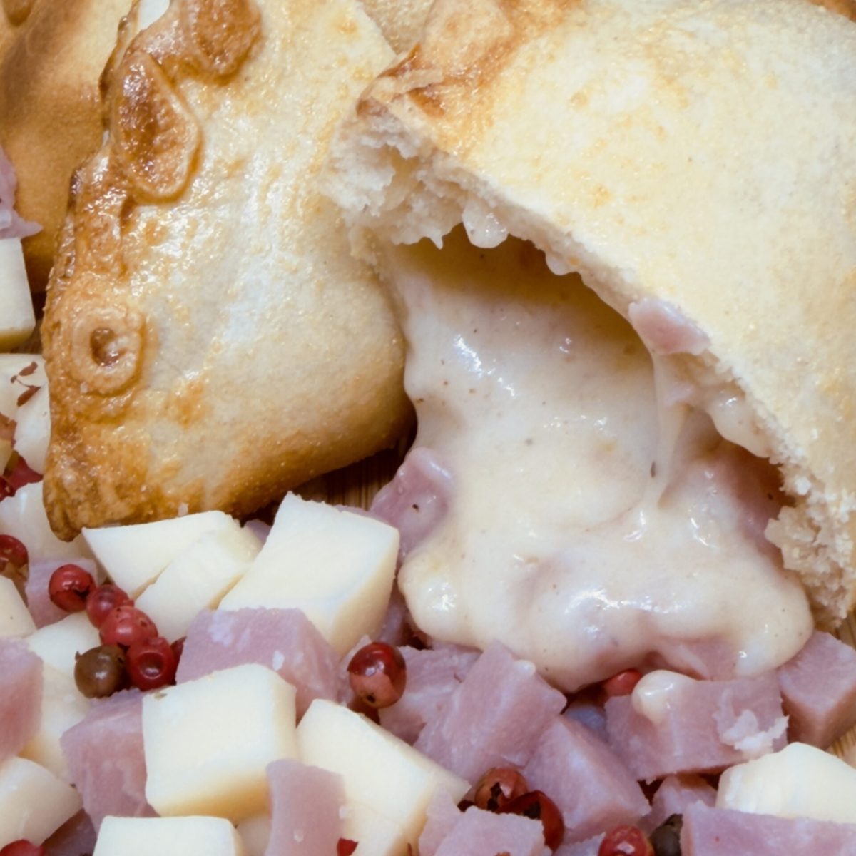 Fiambre e Queijos com toque de pimenta preta